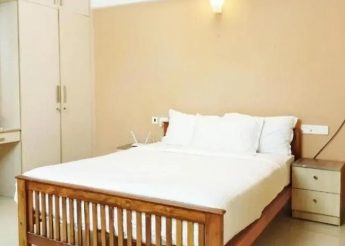 Lavender Airport Suite