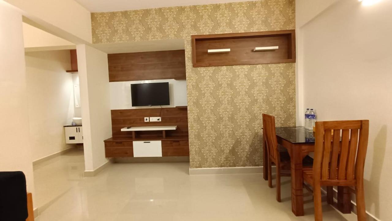 Lavender Airport Apartment